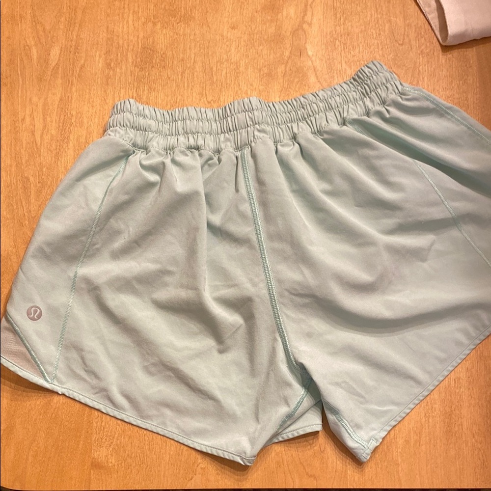 lululemon mint green/blue size 6 STAINED hotty hots low rise 4 inch